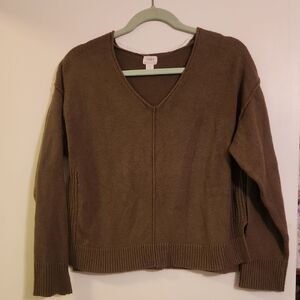 Auden V-Neck Sweater in Rich Olive Green